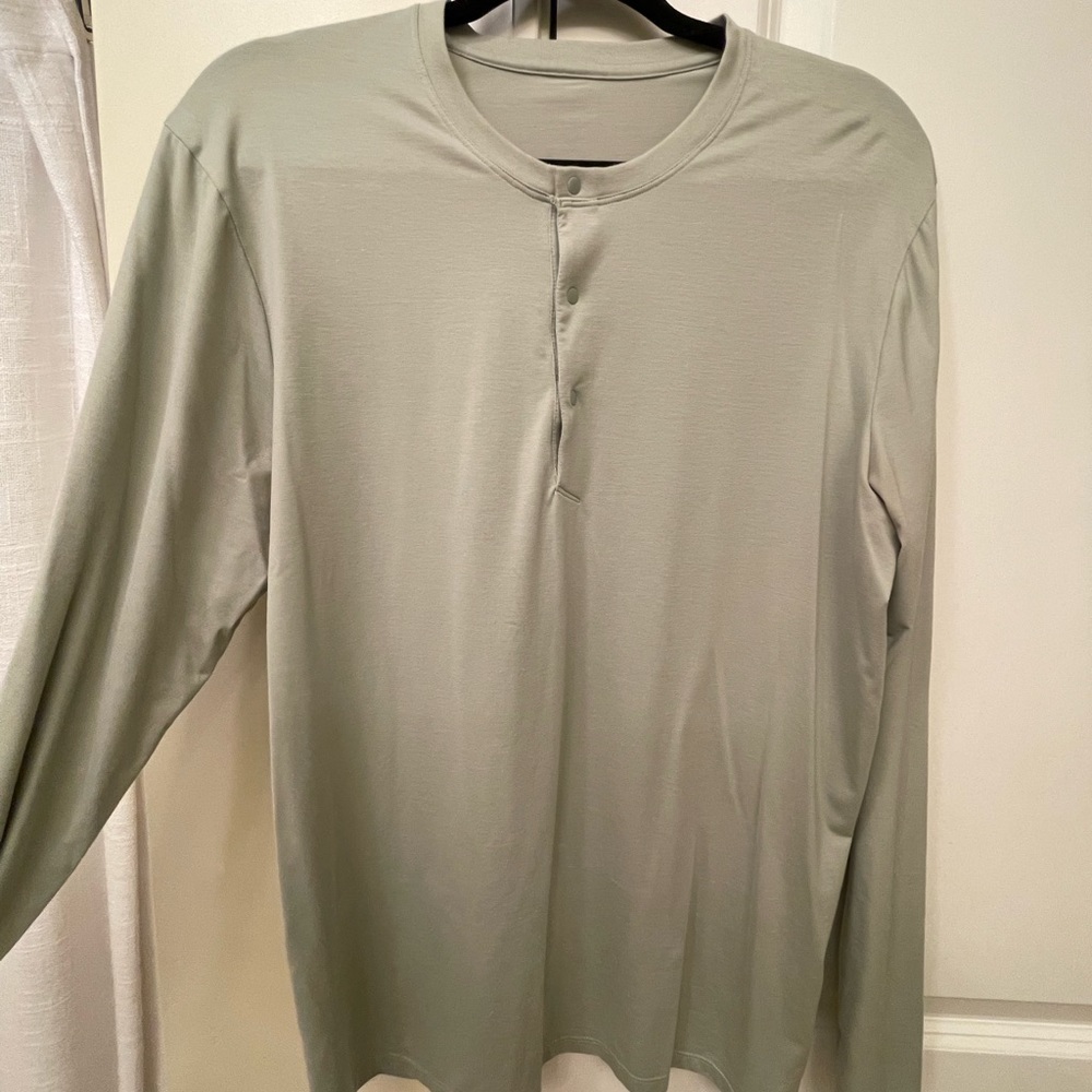 Lululemon the fundamental long sleeve Henley